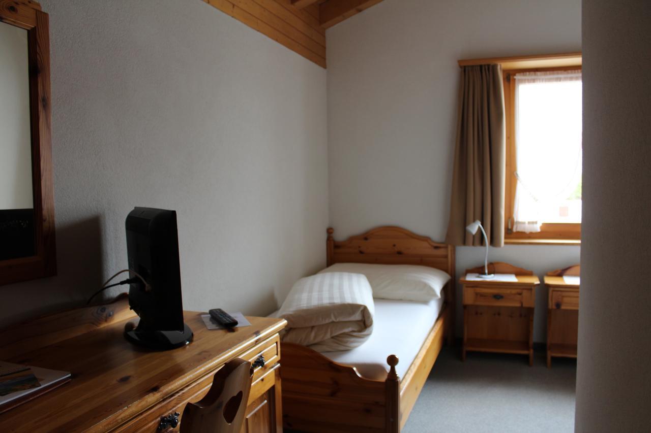 Hotel Pez Regina Lumbrein Room photo